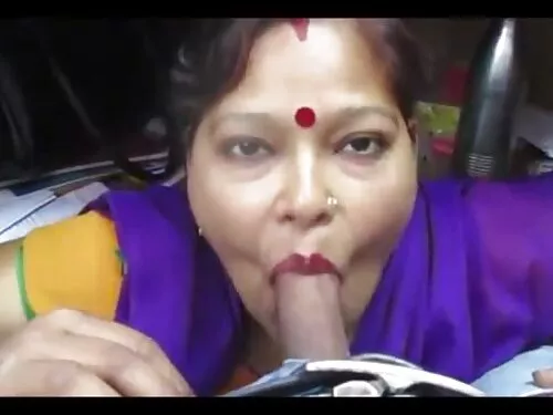 સેક્સી પગ સાથેની અદભ ...