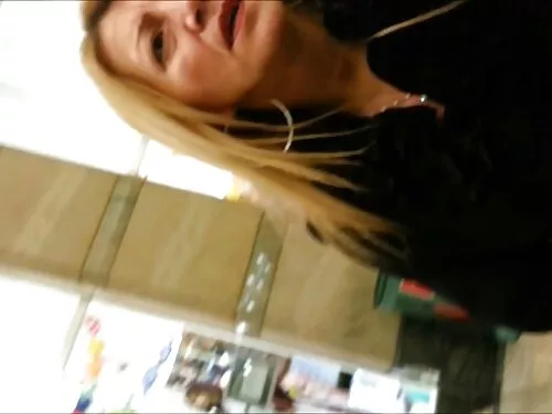 ઉત્સાહી સુંદર MILF વ ...