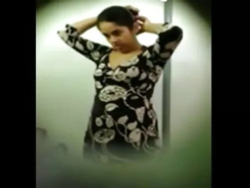 પેલીડ બસ્ટી સેકસી વી ...